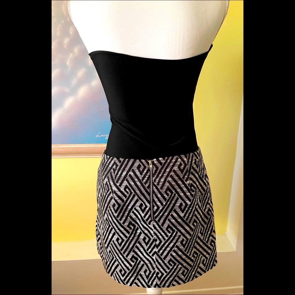 🚨SOLD🚨 Forever 21 Black Mini Skirt Size L - Picture 3 of 9